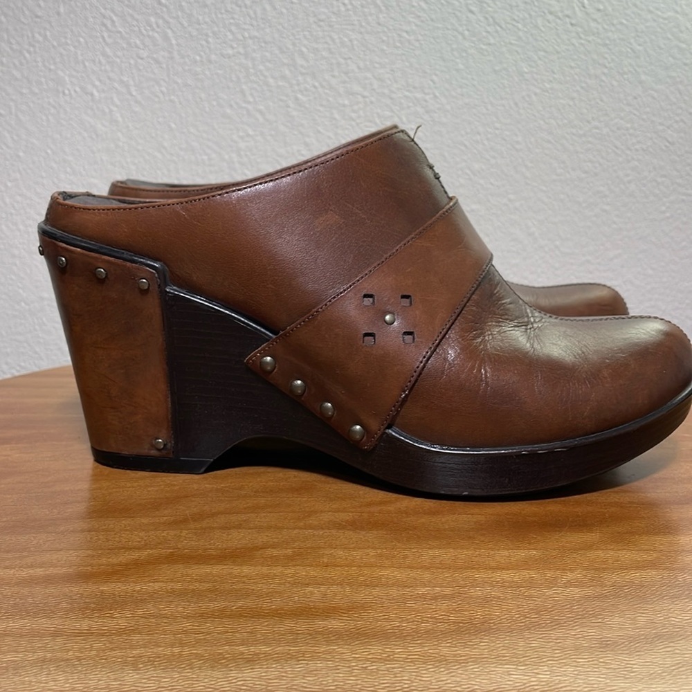 Women's Dansko Francine Leather Clog Brown Studded Slip On Size 40/9.5-10 - Picture 2 of 16